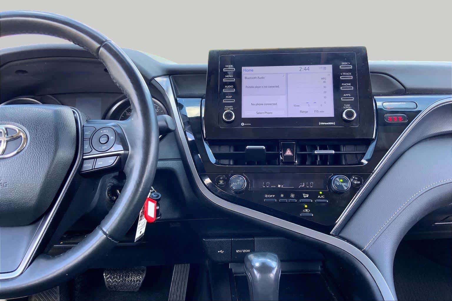 Used 2024 Toyota Camry SE FWD image 7