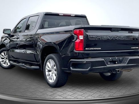 Used 2021 Chevrolet Silverado 1500 Custom w/ Safety Confidence Package image 2
