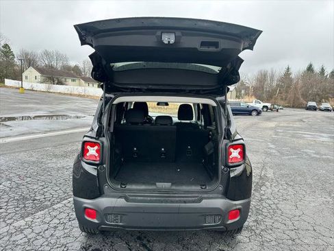 Certified 2020 Jeep Renegade Latitude image 16