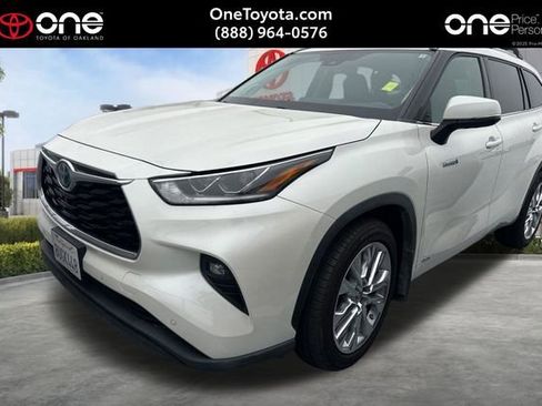 Used 2021 Toyota Highlander Limited image 1