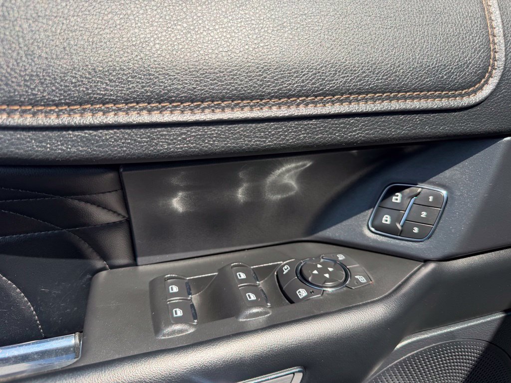 Used 2019 Ford Expedition Platinum AWD/4WD image 25