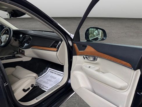 Used 2017 Volvo XC90 T6 Inscription w/ Vision Package image 12