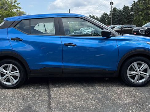 Used 2021 Nissan Kicks S FWD image 11