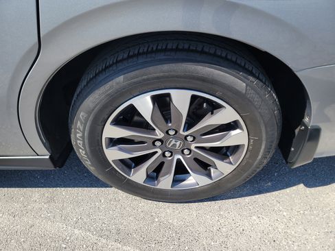 Used 2023 Honda Odyssey EX-L image 9