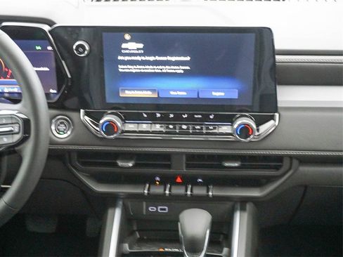 New 2025 Chevrolet Colorado LT w/ LT Convenience Package image 18