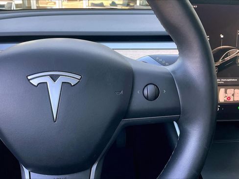 Used 2018 Tesla Model 3 Mid Range image 22