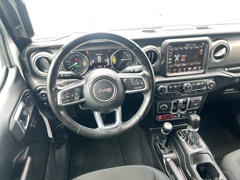 Used 2021 Jeep Wrangler Unlimited Rubicon 4xe w/ Cold Weather Group AWD/4WD image 15