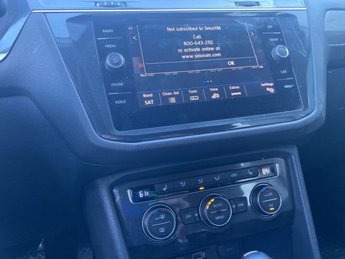 Used 2018 Volkswagen Tiguan S image 10