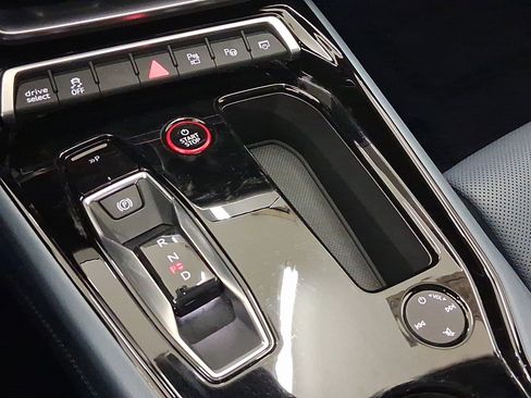 Used 2022 Audi e-tron GT Prestige image 15