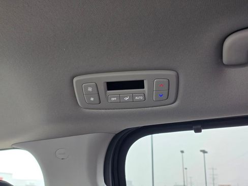 New 2026 Kia Carnival EX image 18