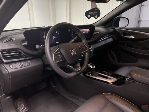 Used 2025 Buick Envista Avenir FWD image 10