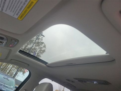 Certified 2025 Kia Telluride EX w/ EX Captain's Chair Package image 17