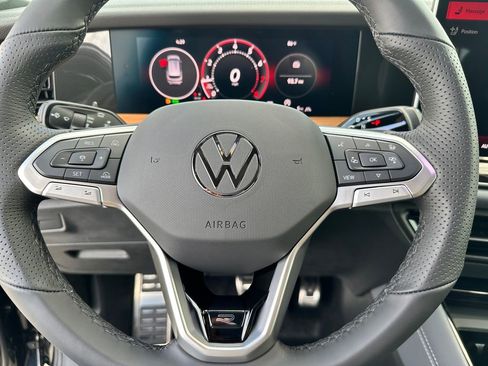 New 2026 Volkswagen Tiguan SEL R-Line AWD/4WD image 13