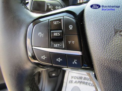 Certified 2025 Ford Escape Platinum AWD/4WD image 30