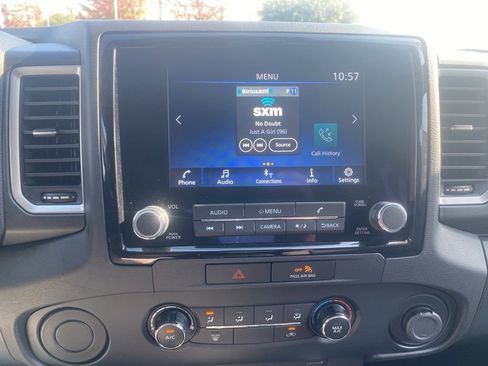 Used 2022 Nissan Frontier SV image 23