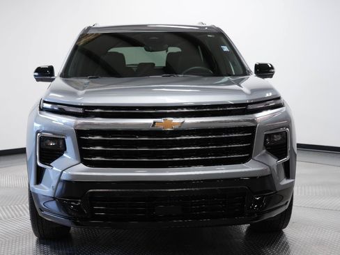 Used 2026 Chevrolet Traverse High Country w/ LPO, Floor Liner Package AWD/4WD image 2