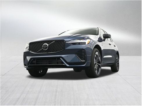 New 2026 Volvo XC60 T8 Plus AWD/4WD image 28
