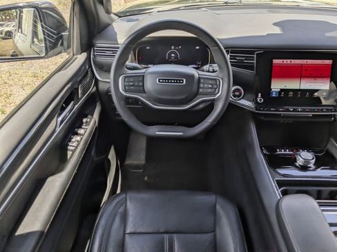 Used 2022 Jeep Wagoneer Series III w/ Premium Group I RWD image 25