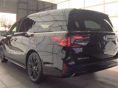 Used 2025 Honda Odyssey Sport-L image 3