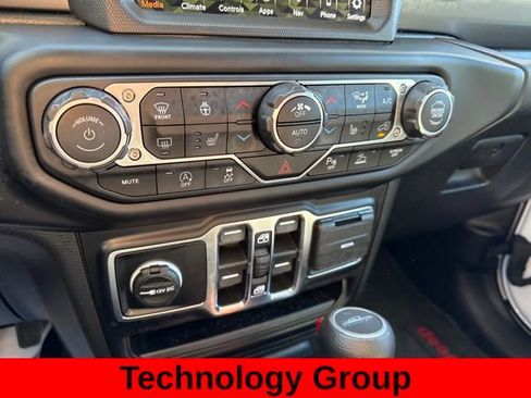 Used 2021 Jeep Gladiator Willys image 20