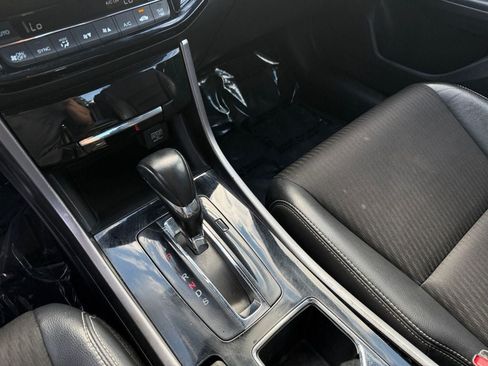 Used 2017 Honda Accord Sport image 18
