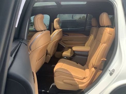 Used 2023 Jeep Grand Cherokee L Summit image 20