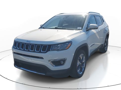 Used 2021 Jeep Compass Limited image 2