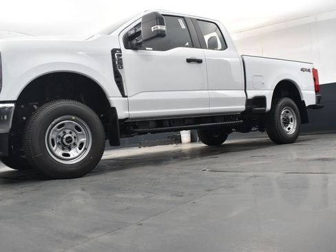 New 2026 Ford F250 XL w/ XL Chrome Package AWD/4WD image 13