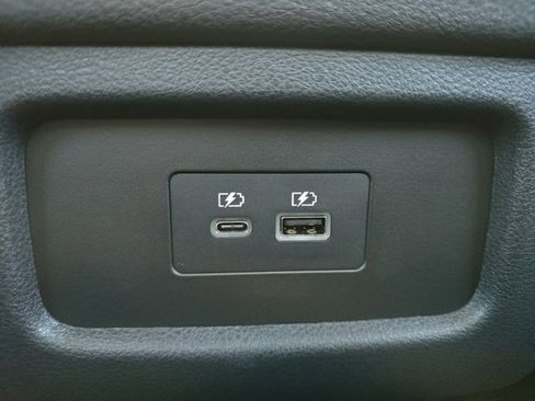 Used 2025 Nissan Pathfinder SV image 27