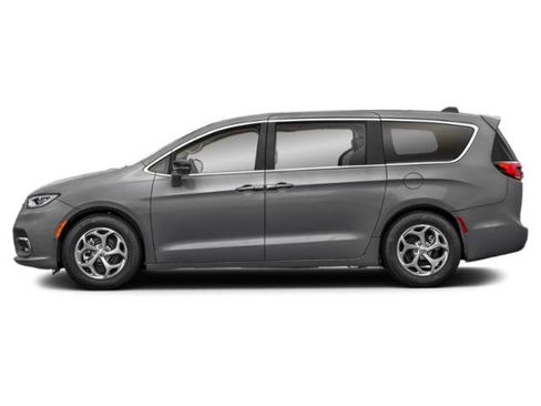 Certified 2024 Chrysler Pacifica Limited image 2