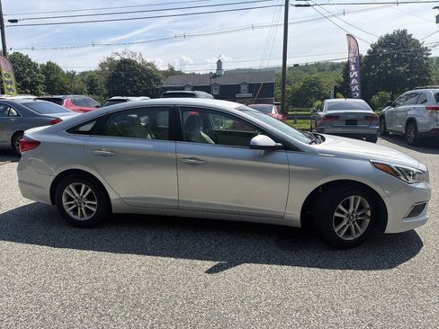 Used 2017 Hyundai Sonata SE FWD image 5