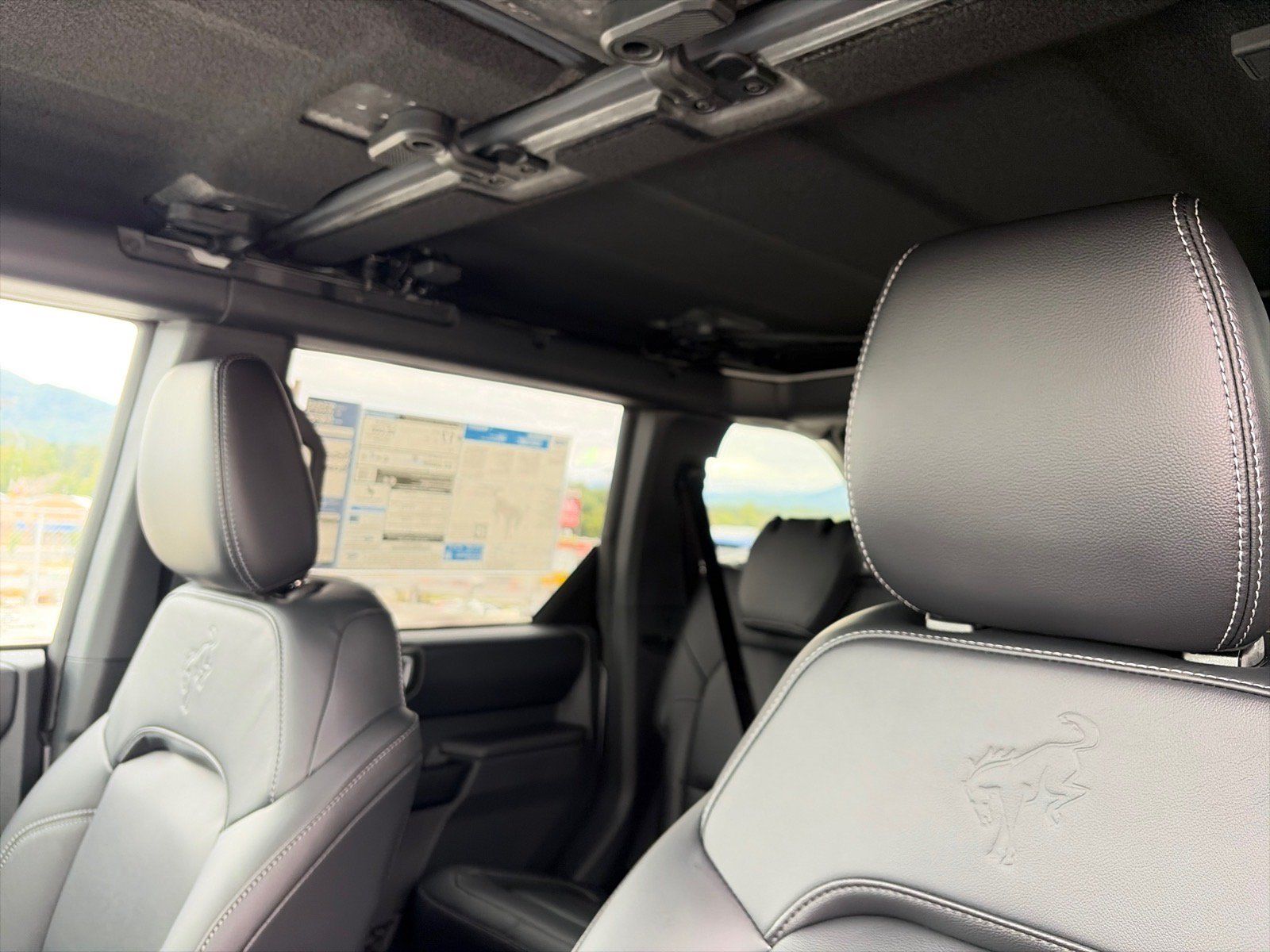 New 2026 Ford Bronco Outer Banks w/ Sasquatch Package AWD/4WD image 17