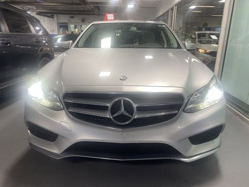 Used 2014 Mercedes-Benz E 350 4MATIC Sedan image 19