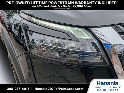 Used 2025 Nissan Pathfinder SV AWD/4WD image 9
