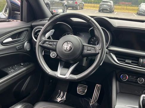 Used 2022 Alfa Romeo Stelvio Veloce AWD/4WD image 18