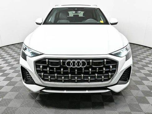 Used 2025 Audi Q8 Premium AWD/4WD image 2