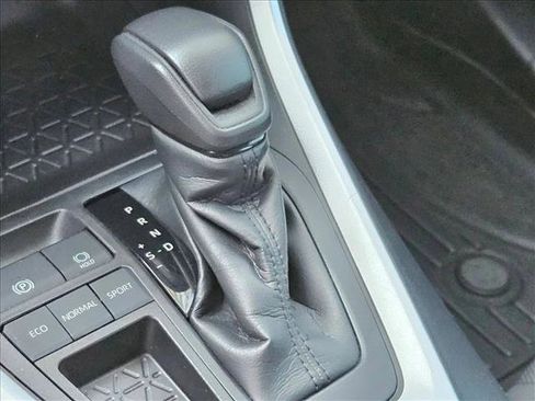 Used 2020 Toyota RAV4 XLE image 11