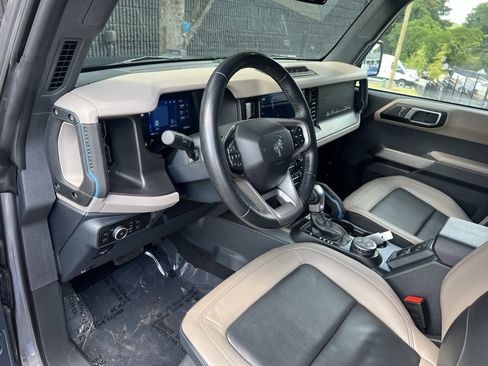 Used 2023 Ford Bronco Wildtrak image 22