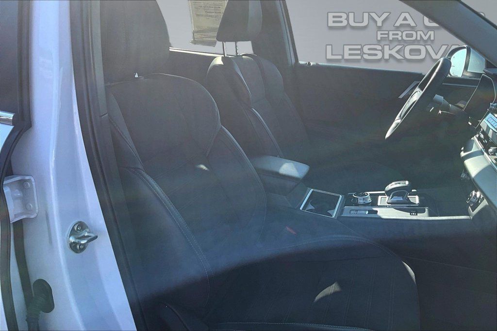 Used 2024 Mitsubishi Outlander 4WD Plug-In Hybrid image 7