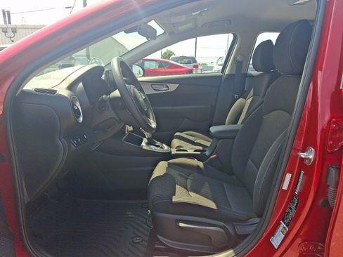 Used 2023 Kia Forte LXS w/ LXS Technology Package FWD image 13