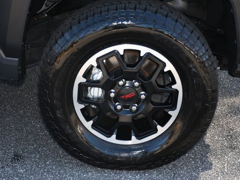 Certified 2024 Toyota Tacoma TRD Off-Road image 20