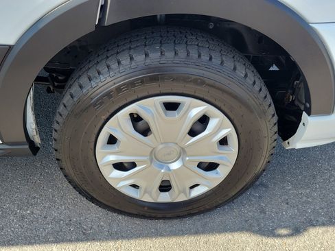 Used 2023 Ford Transit 350 XLT image 21