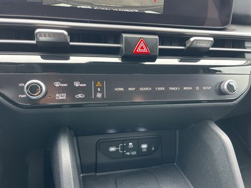 Used 2026 Kia Sportage EX image 12