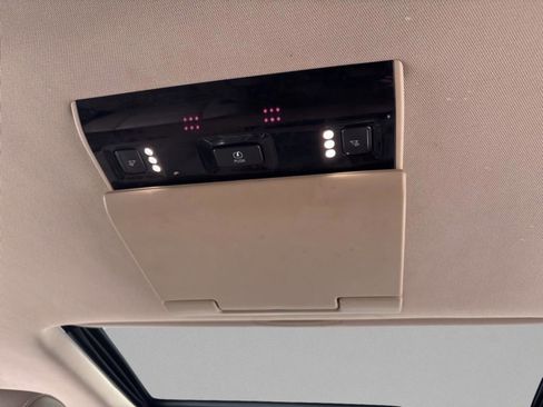 Used 2017 Chevrolet Tahoe Premier image 35