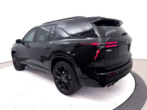 Used 2024 Chevrolet Traverse RS AWD/4WD image 17
