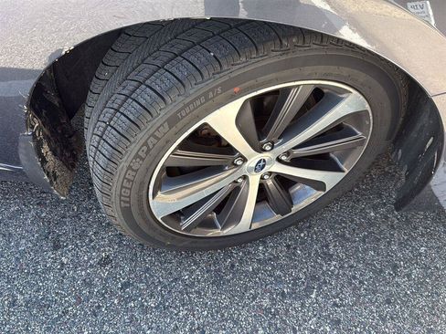 Used 2015 Subaru Legacy 2.5i Limited AWD/4WD image 2