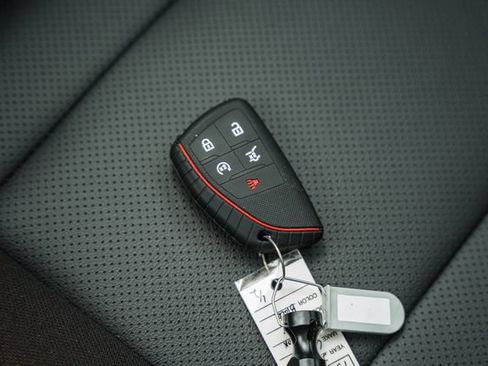 Used 2026 Chevrolet Equinox EV RS FWD image 50