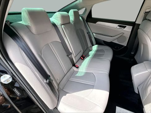 Used 2019 Hyundai Sonata SE FWD image 18