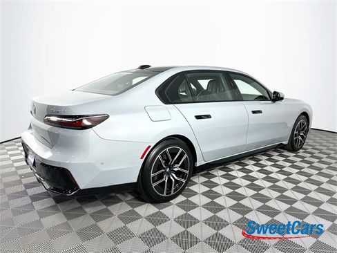 Used 2025 BMW 740i xDrive image 7