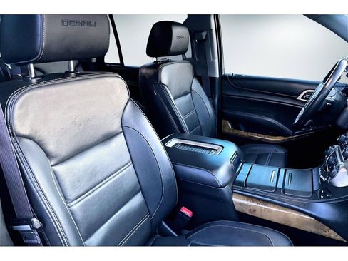 Used 2017 GMC Yukon Denali w/ Open Road Package image 25